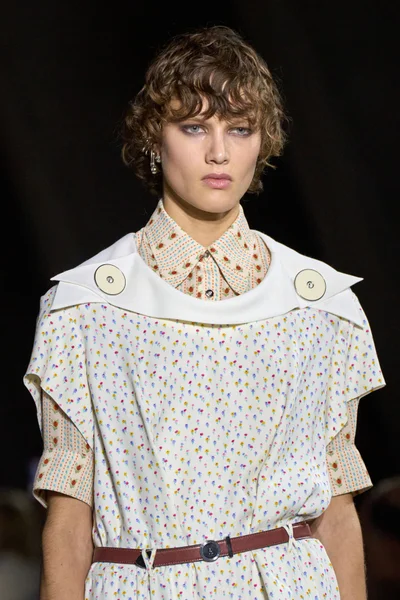 Look 1